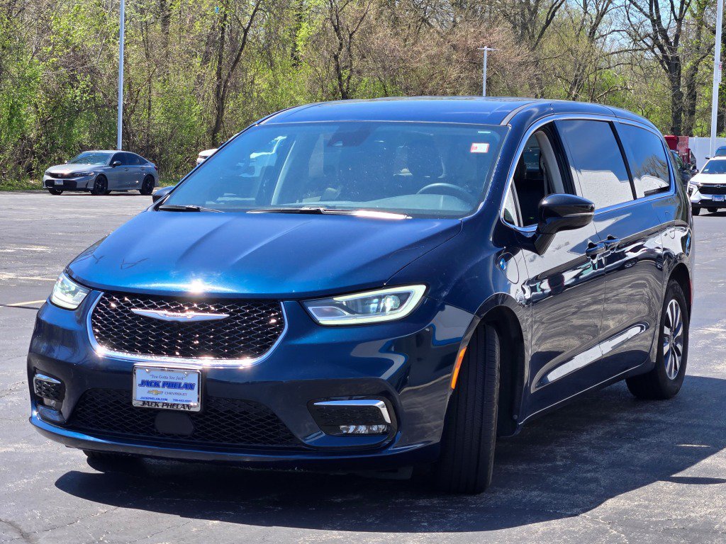 Used 2024 Chrysler Pacifica Limited FWD image 5