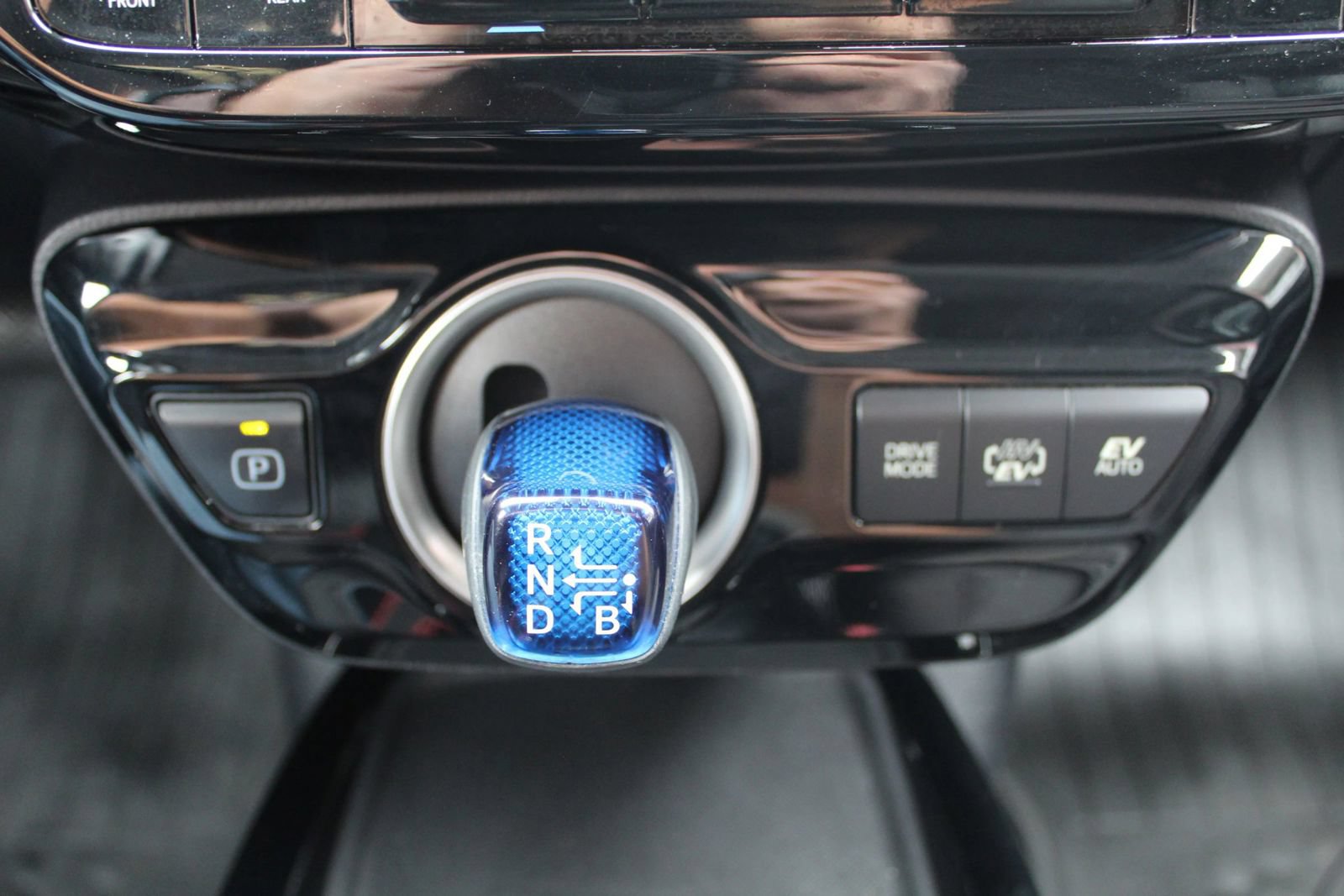 Used 2020 Toyota Prius Prime LE FWD image 22