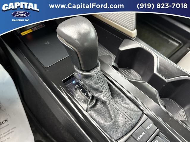 Used 2025 Toyota Camry SE w/ Convenience Package FWD image 30