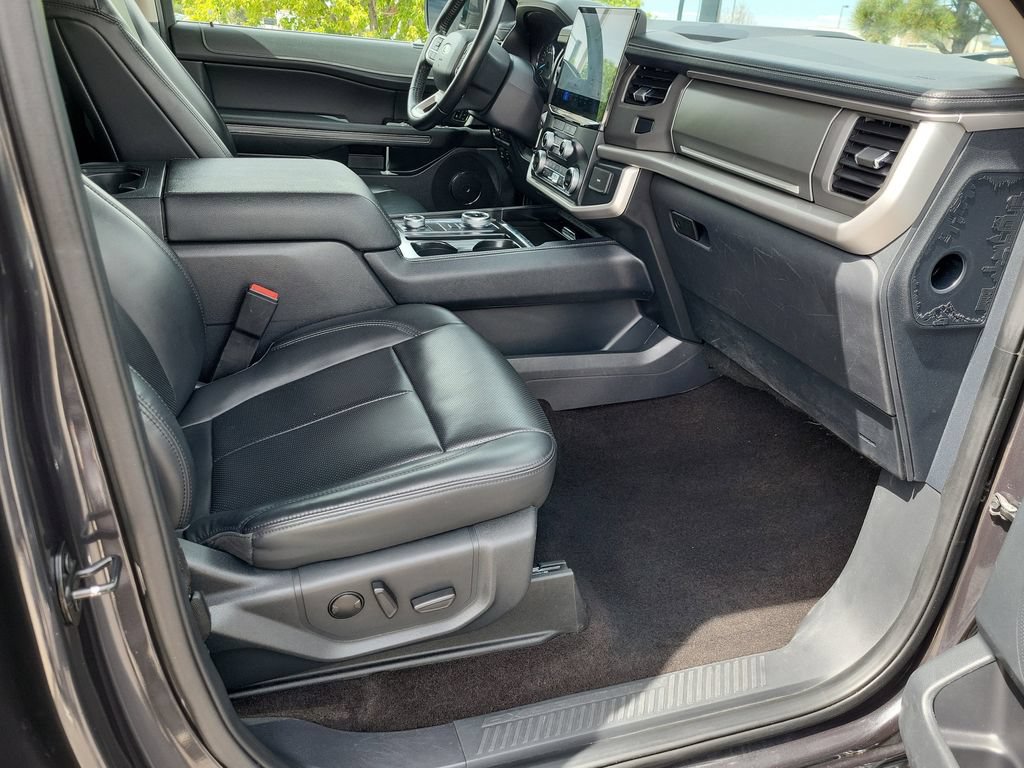 Used 2022 Ford Expedition Max XLT AWD/4WD image 15
