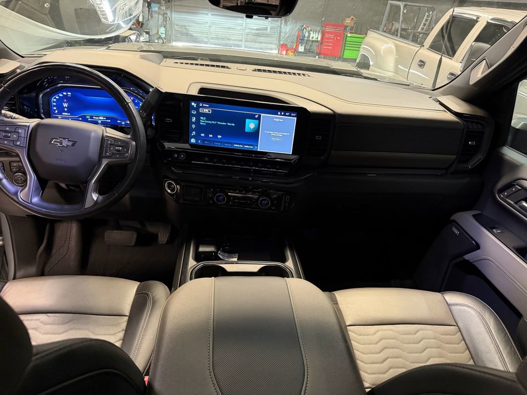 Used 2024 Chevrolet Silverado 2500 ZR2 w/ Technology Package AWD/4WD image 12