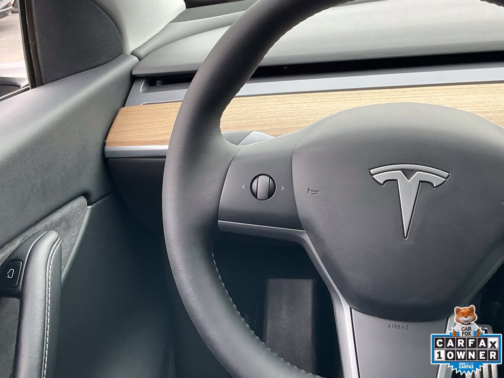 Used 2022 Tesla Model Y Performance AWD/4WD image 39