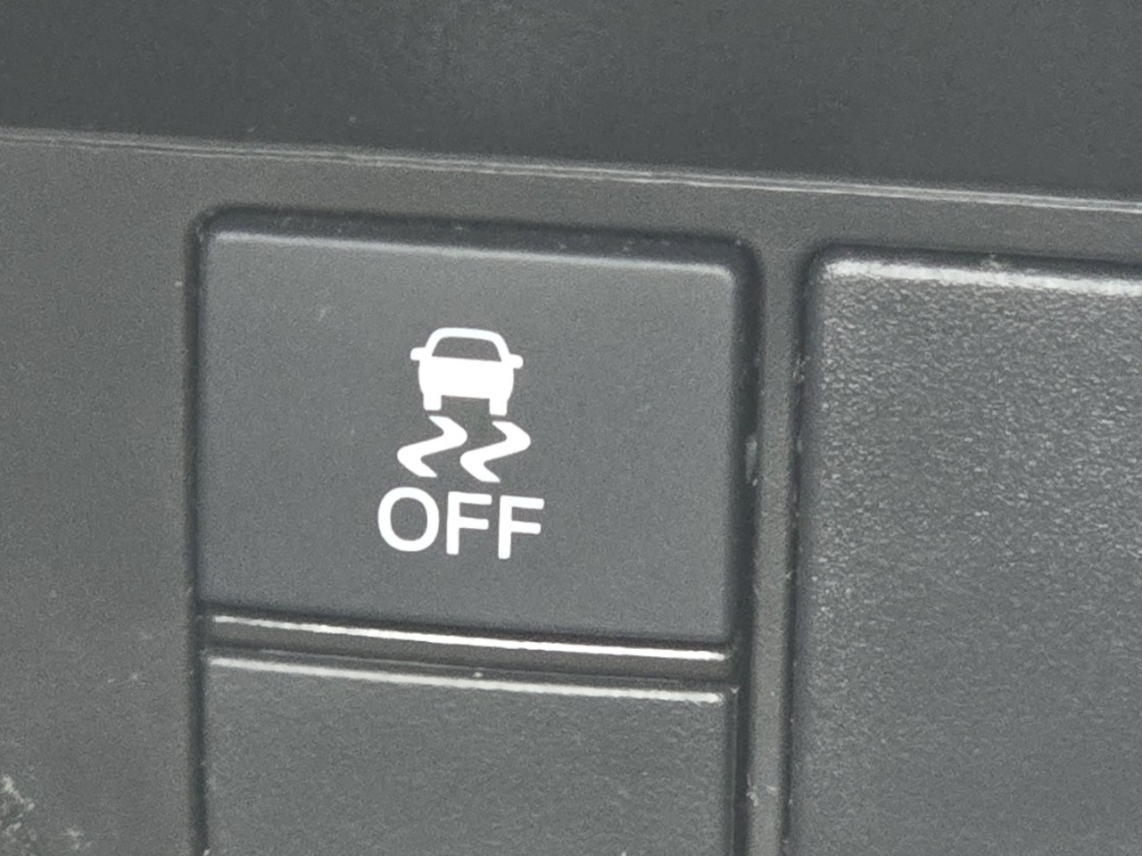 Certified 2025 Honda HR-V Sport image 9