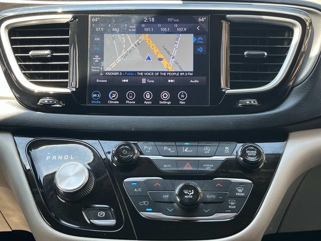 Used 2020 Chrysler Pacifica Touring w/ Advanced Safetytec Group FWD image 15