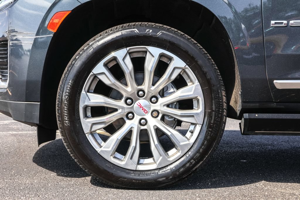 Used 2022 GMC Yukon XL Denali AWD/4WD image 17