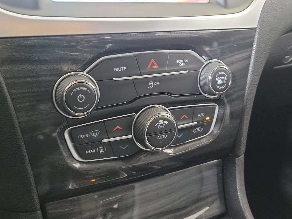 Used 2018 Chrysler 300 Touring RWD image 21
