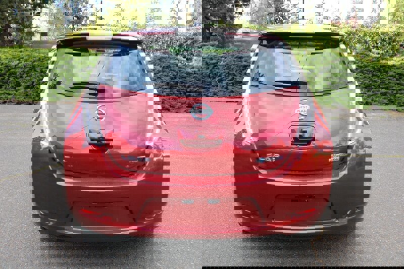 Used 2015 Nissan Leaf S w/ Charge Package FWD image 11