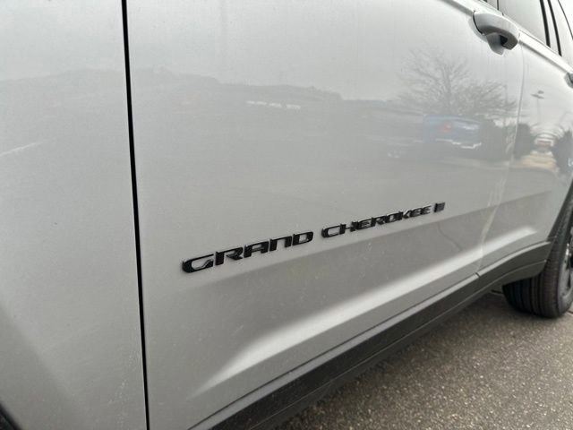 New 2026 Jeep Grand Cherokee Altitude image 13