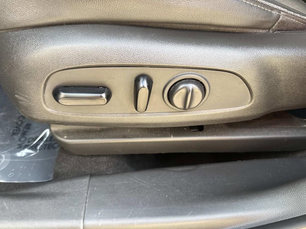 Used 2020 Buick Encore GX Select AWD/4WD image 27
