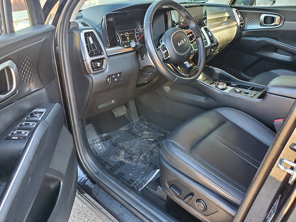 Used 2023 Kia Sorento EX AWD/4WD image 10