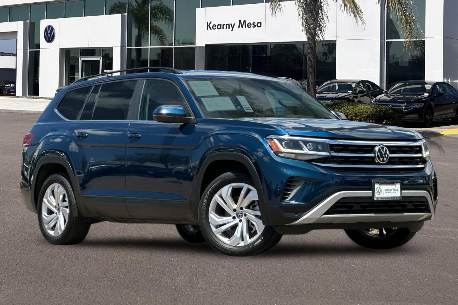 Used 2023 Volkswagen Atlas SE FWD image 2