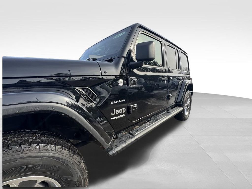 Used 2022 Jeep Wrangler Unlimited Sahara w/ Cold Weather Group image 14