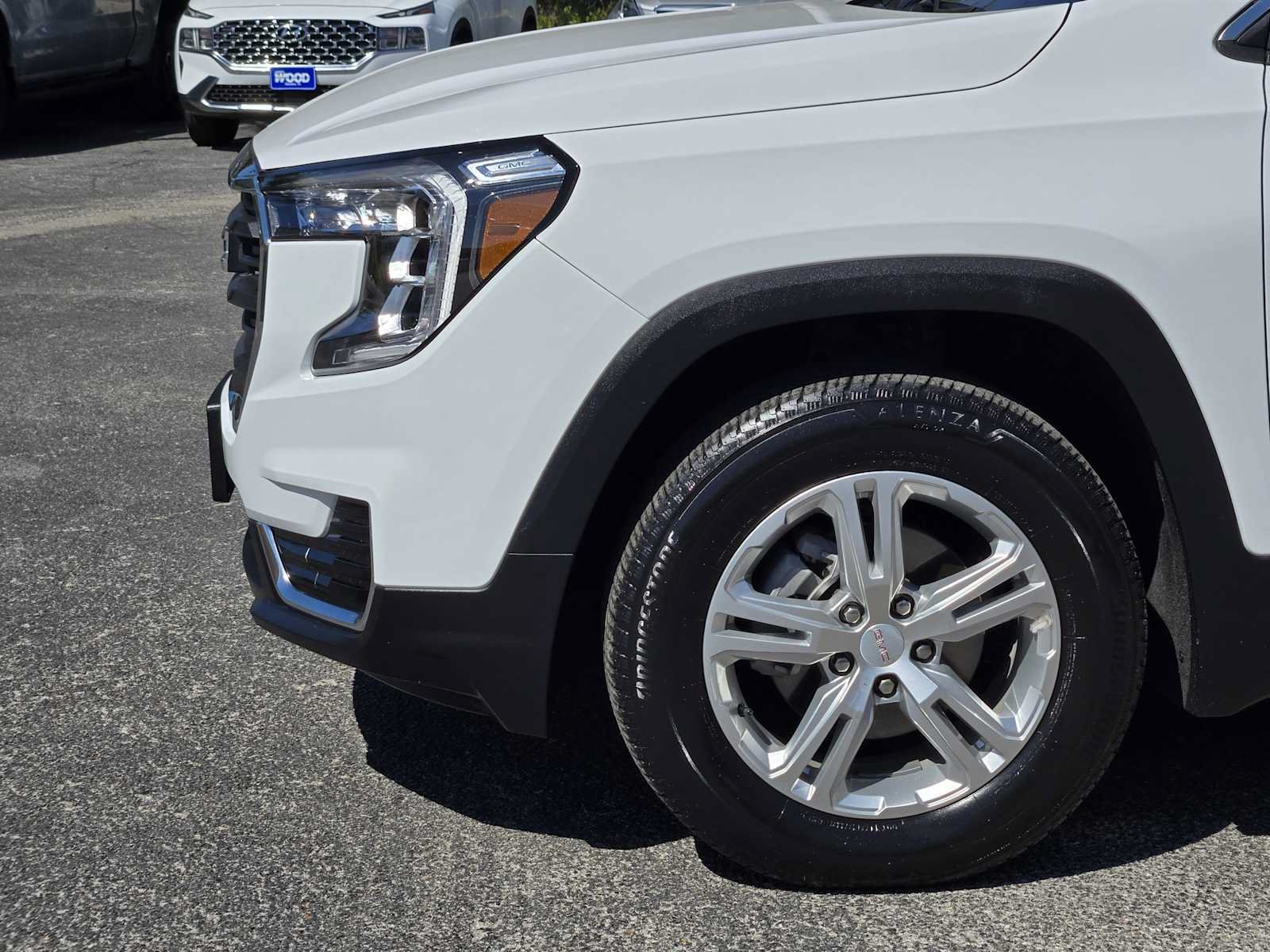 Certified 2024 GMC Terrain SLE w/ Driver Convenience Package AWD/4WD image 8
