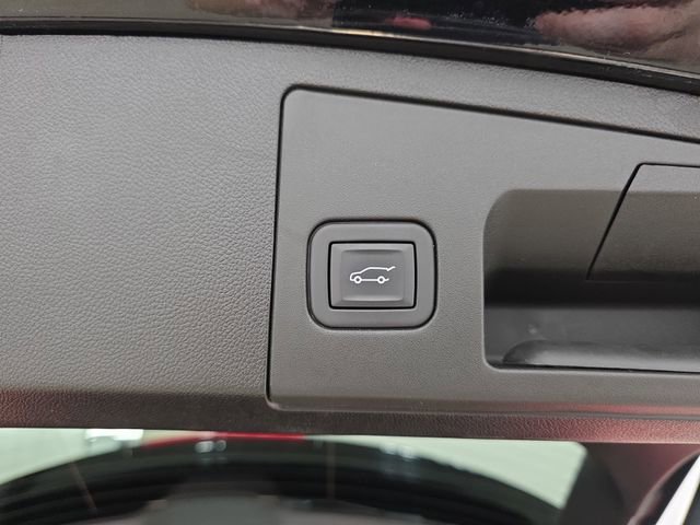 Certified 2023 Cadillac XT4 Premium Luxury AWD/4WD image 33