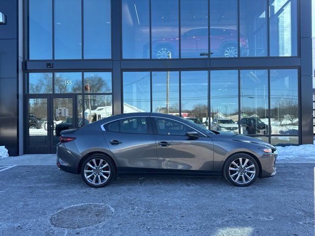 Used 2022 MAZDA MAZDA3 s image 2