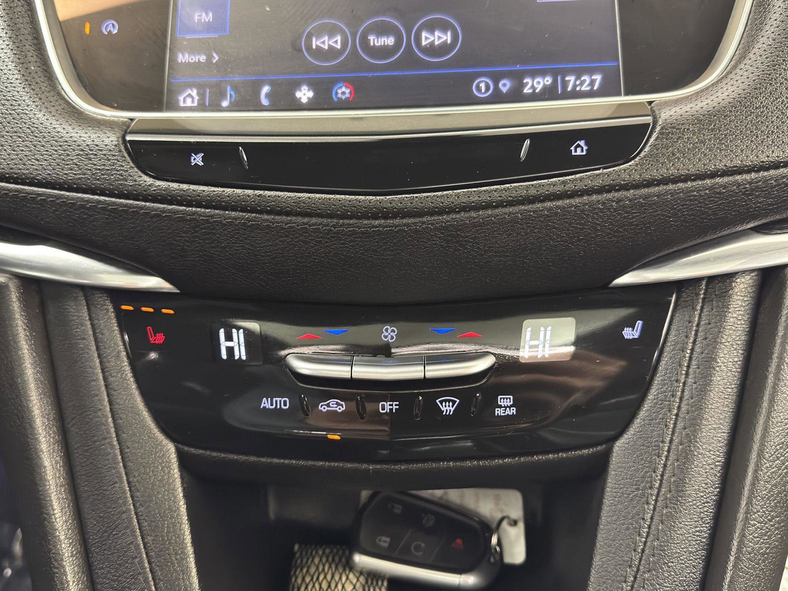 Used 2022 Cadillac XT5 Premium Luxury FWD image 22