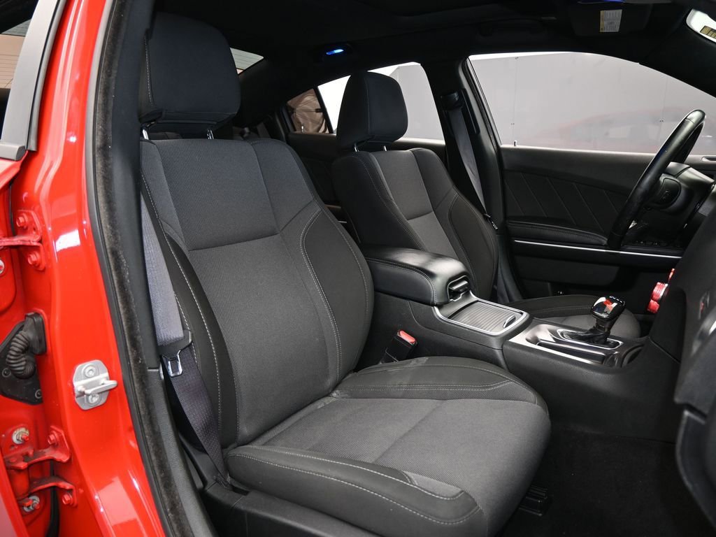 Used 2019 Dodge Charger SXT image 39