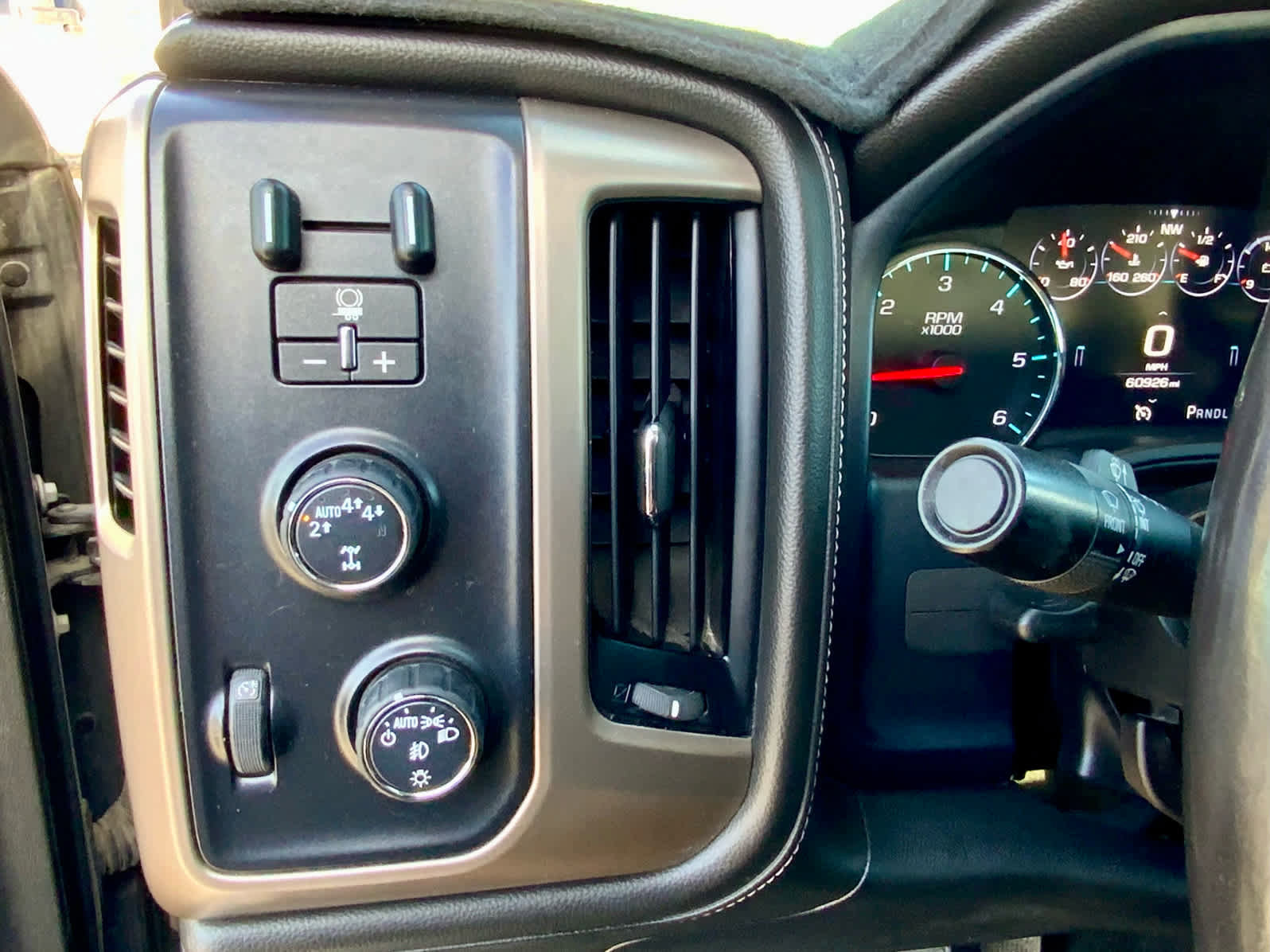 Used 2018 GMC Sierra 1500 Denali image 51