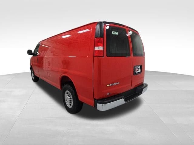 New 2026 Chevrolet Express 3500 Extended w/ Driver Convenience Package RWD image 3