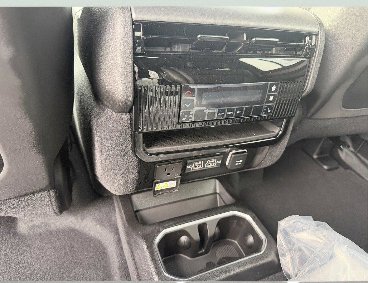 New 2026 Jeep Grand Wagoneer L Limited image 17