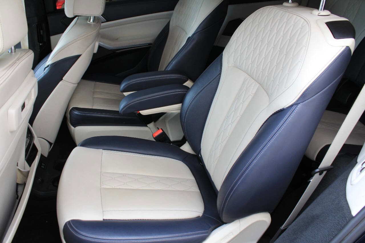 Used 2020 BMW X7 xDrive50i w/ Dynamic Handling Package image 13