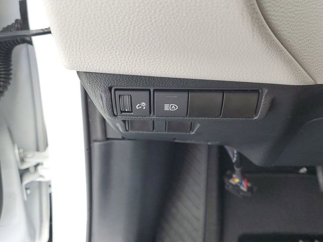 Used 2024 Toyota Corolla Cross LE FWD image 32