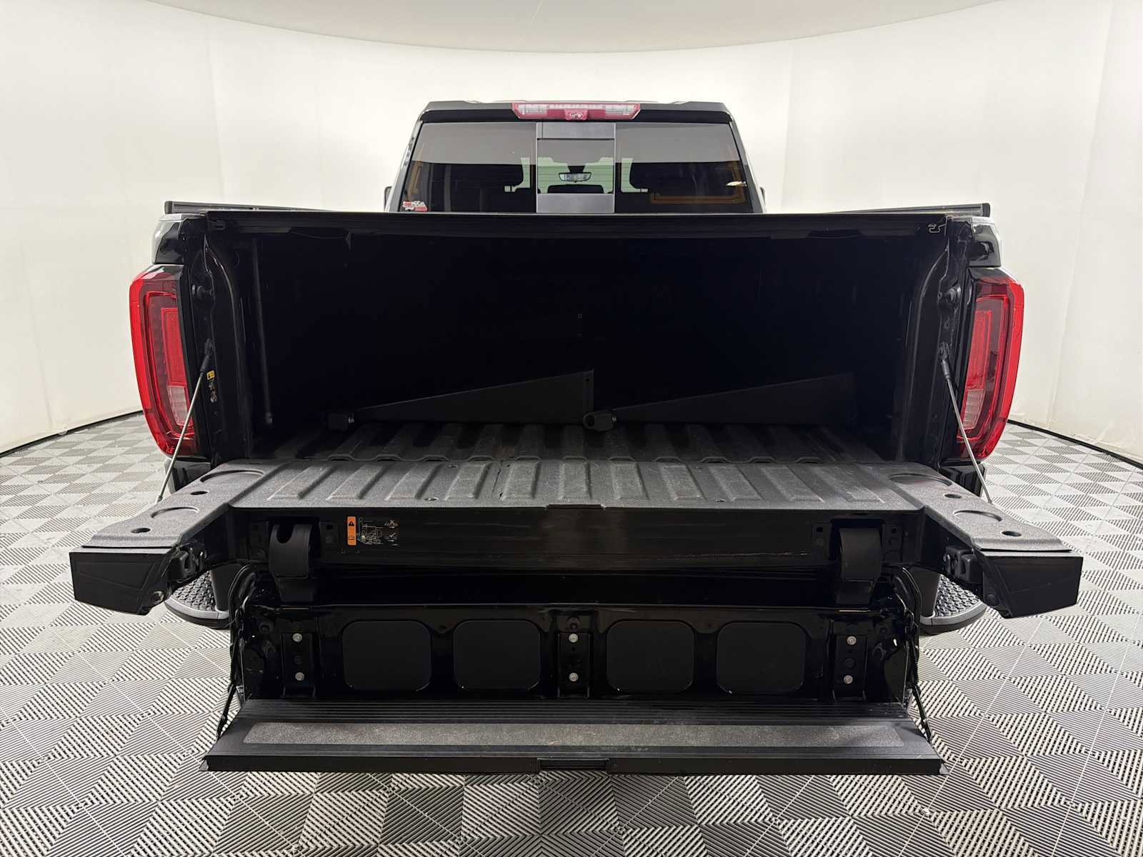 Used 2021 GMC Sierra 2500 Denali w/ Denali Ultimate Package image 18