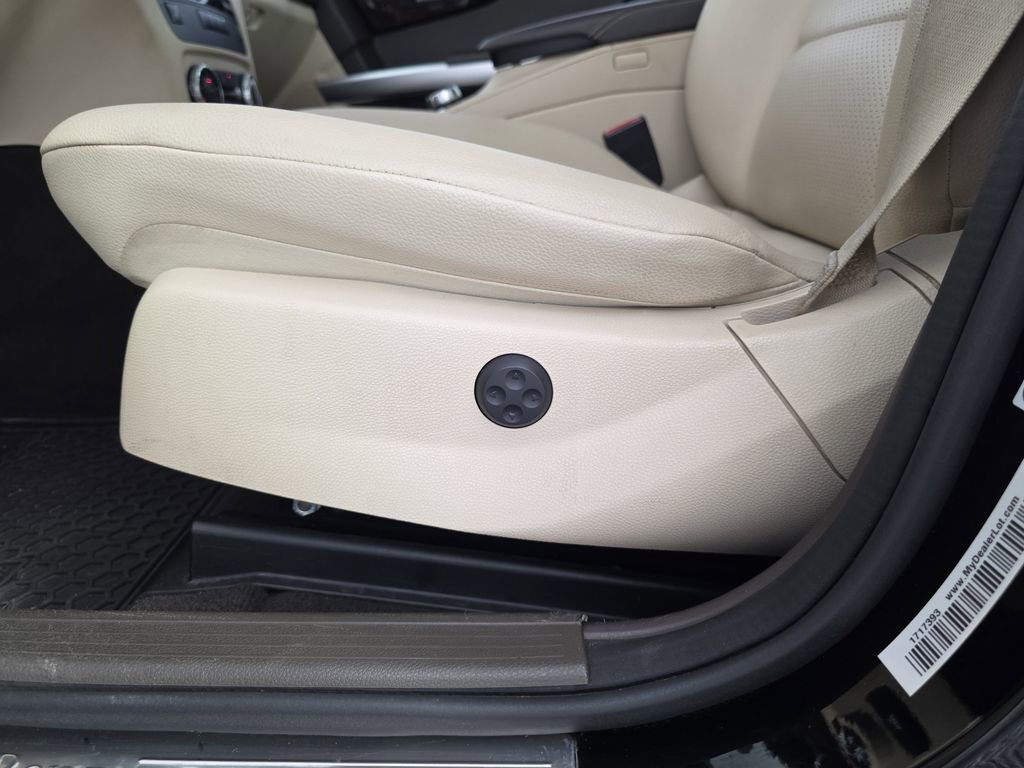 Used 2014 Mercedes-Benz GLK 350 4MATIC image 28