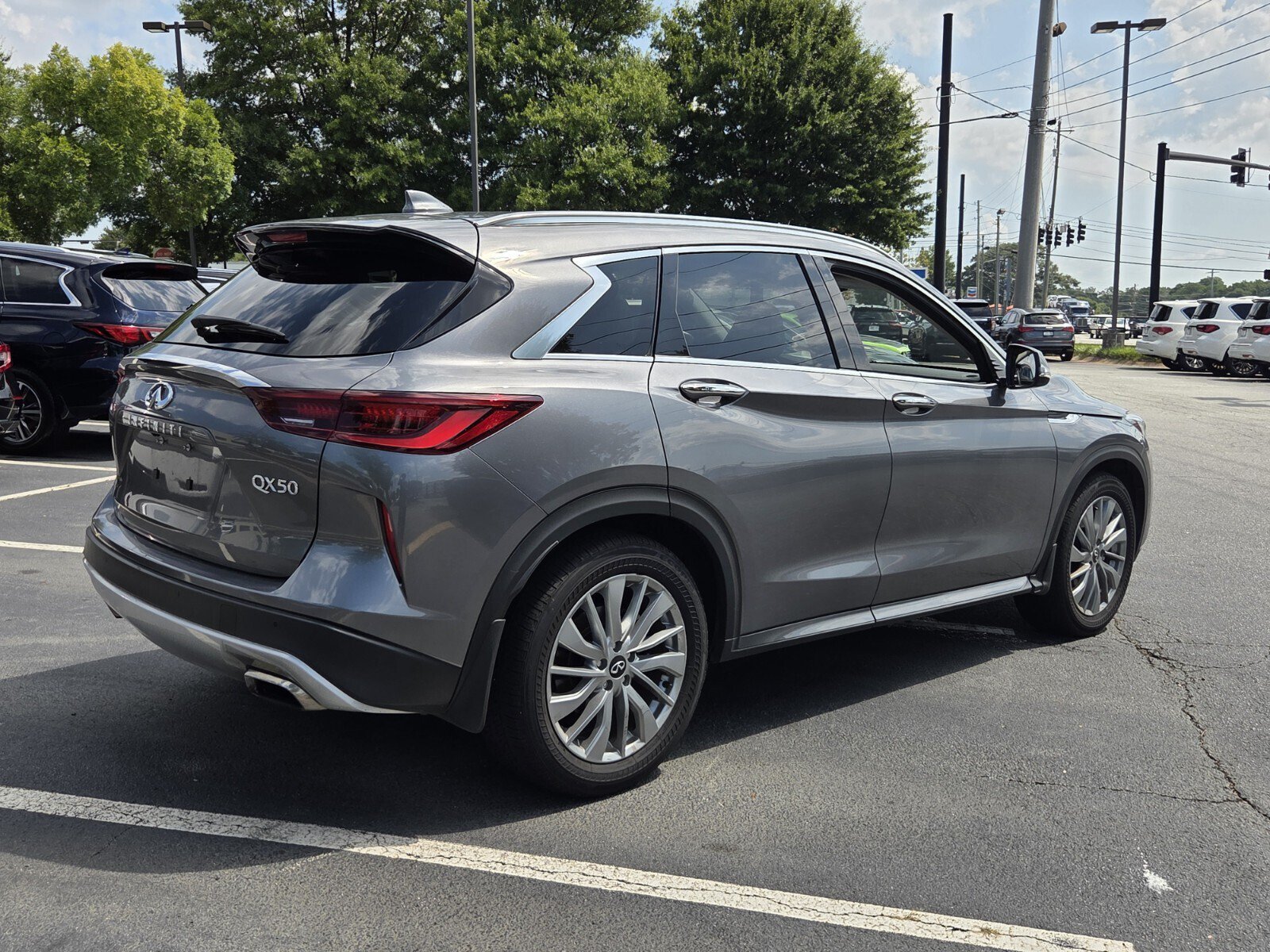 Used 2023 INFINITI QX50 Luxe FWD image 6