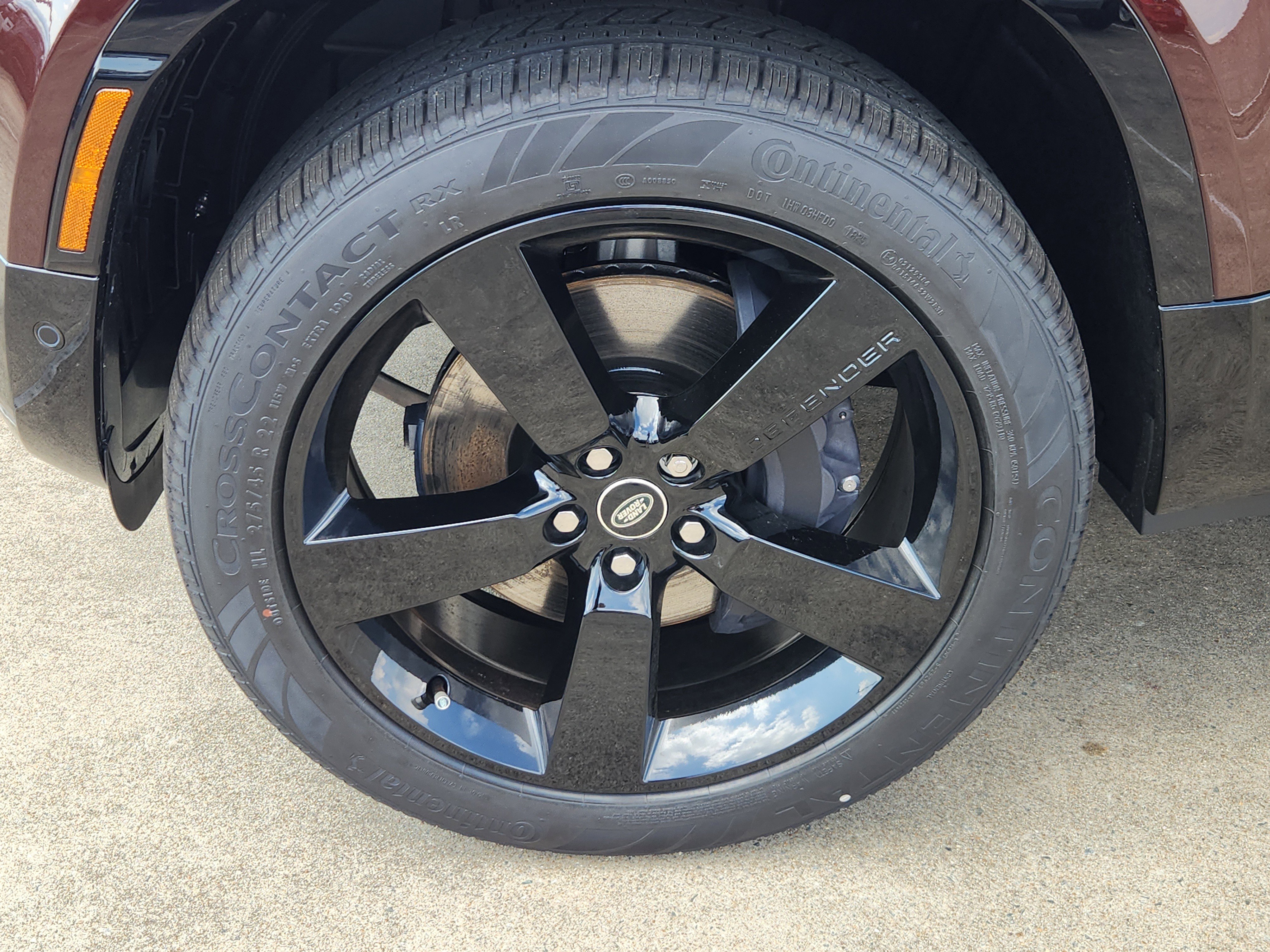 Used 2025 Land Rover Defender 130 X-Dynamic SE image 9