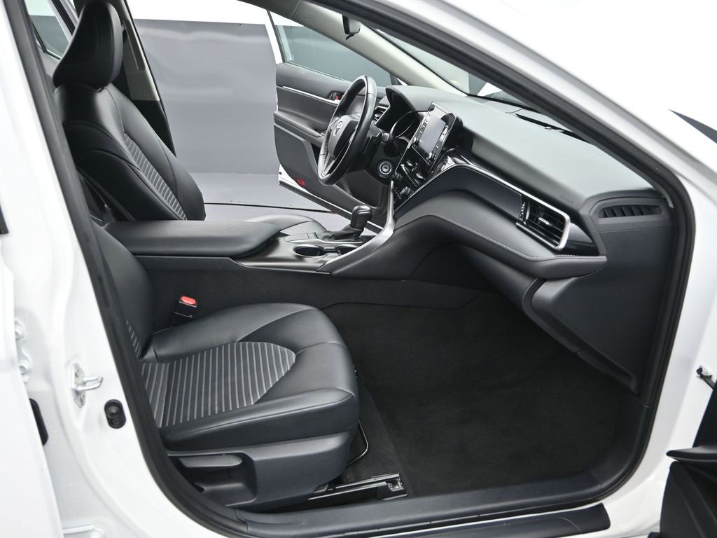 Used 2024 Toyota Camry SE image 21