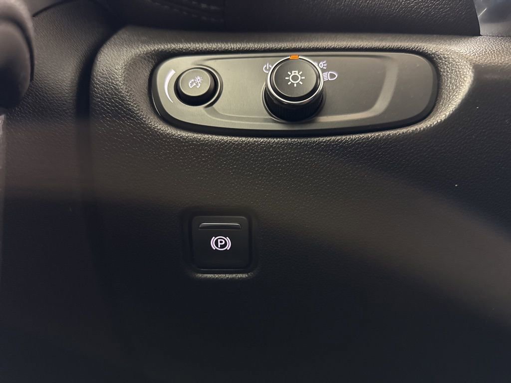 Used 2022 Chevrolet Blazer LT AWD/4WD image 17