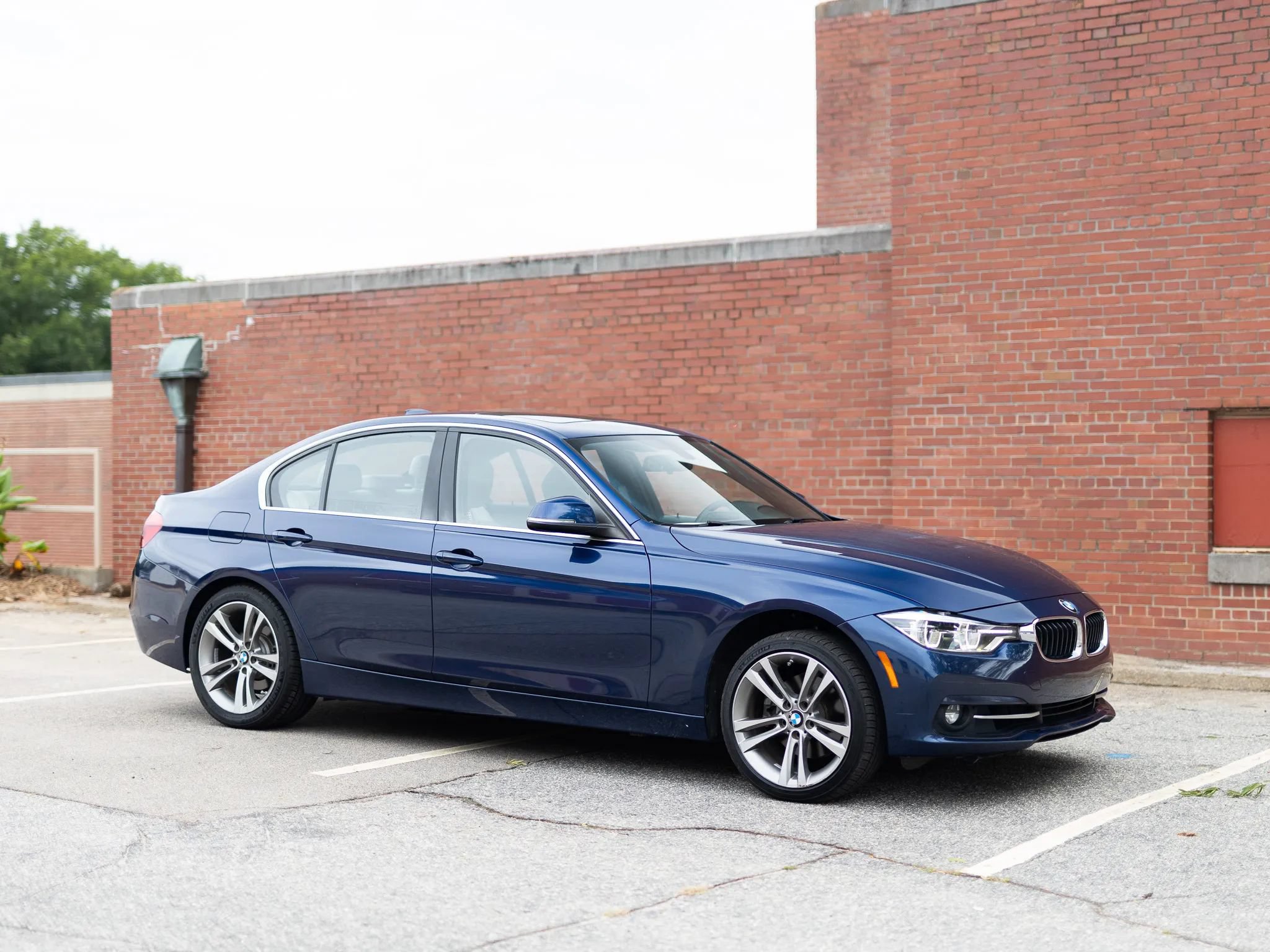 Used 2018 BMW 330i Sedan RWD image 6