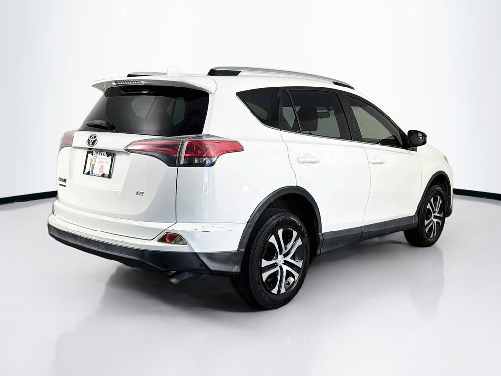 Used 2016 Toyota RAV4 LE FWD image 10