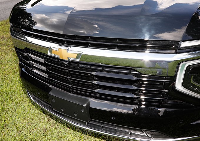 Used 2025 Chevrolet Suburban LS RWD image 9