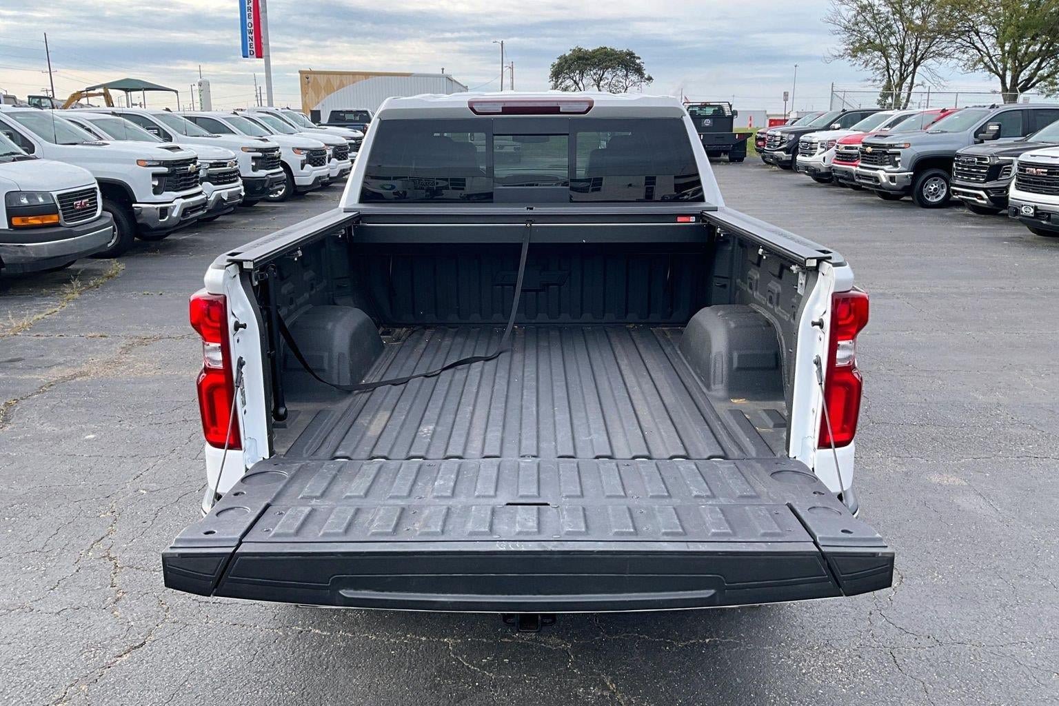 Used 2023 Chevrolet Silverado 1500 LTZ w/ LTZ Premium Package AWD/4WD image 4