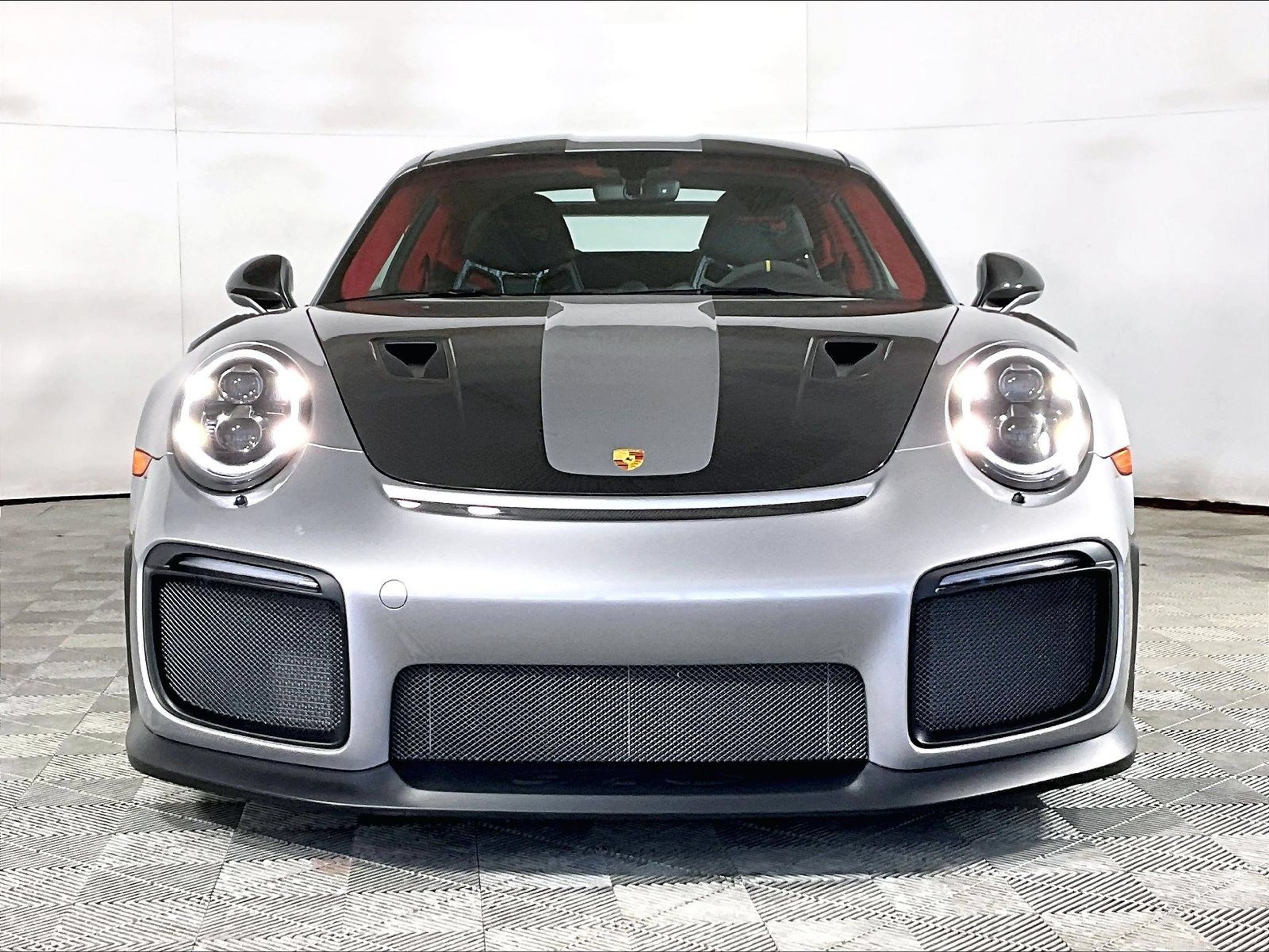 Certified 2018 Porsche 911 GT2 RS RWD image 6