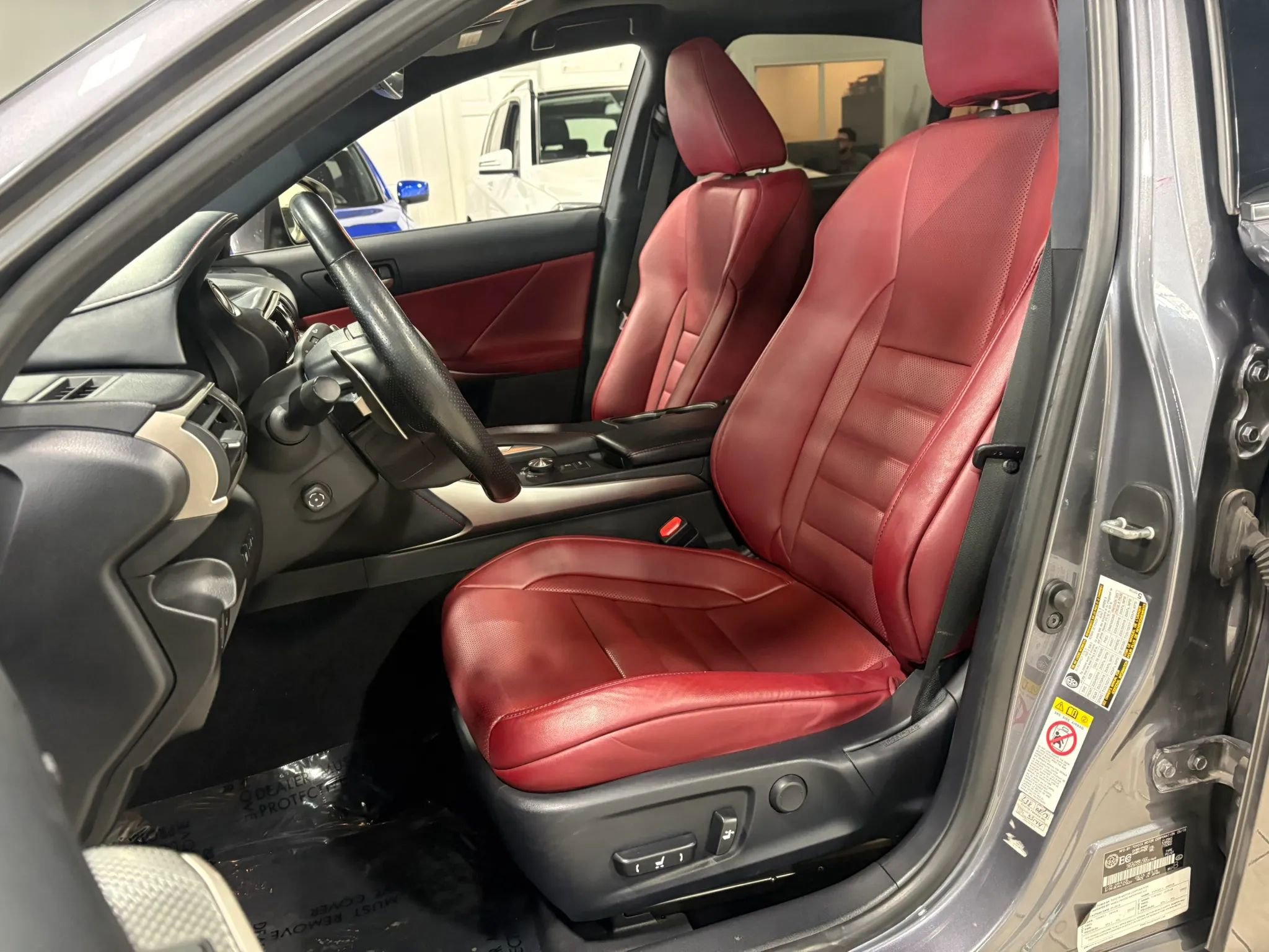 Used 2018 Lexus IS 300 AWD image 4