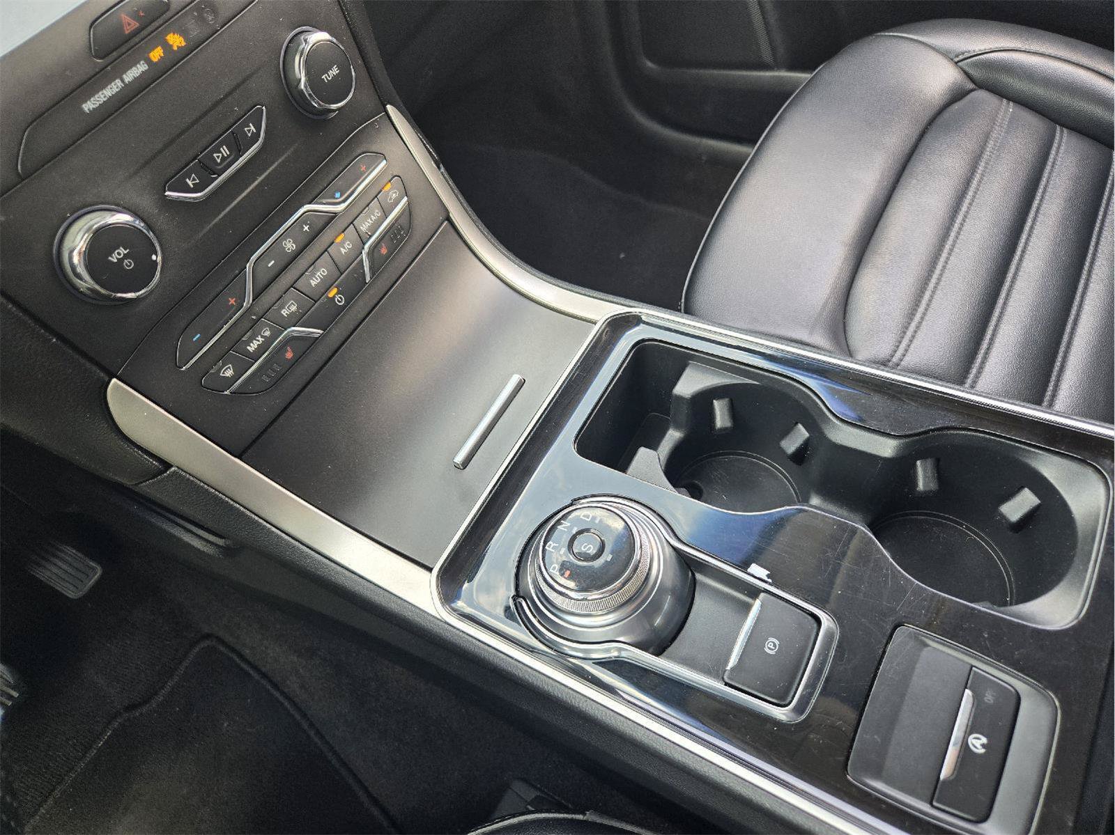 Used 2020 Ford Edge SEL AWD/4WD image 19