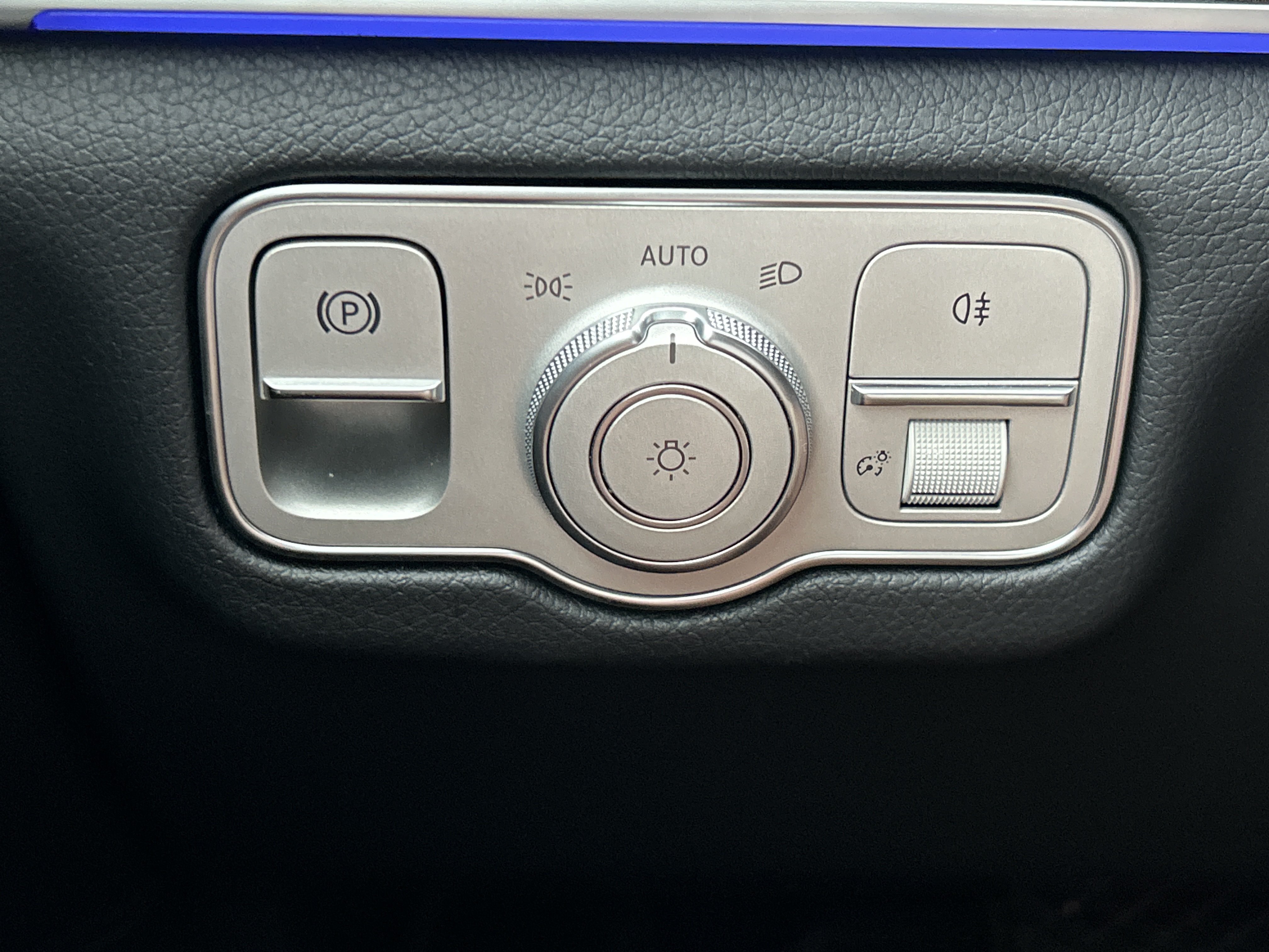 Certified 2025 Mercedes-Benz GLE 350 4MATIC image 23