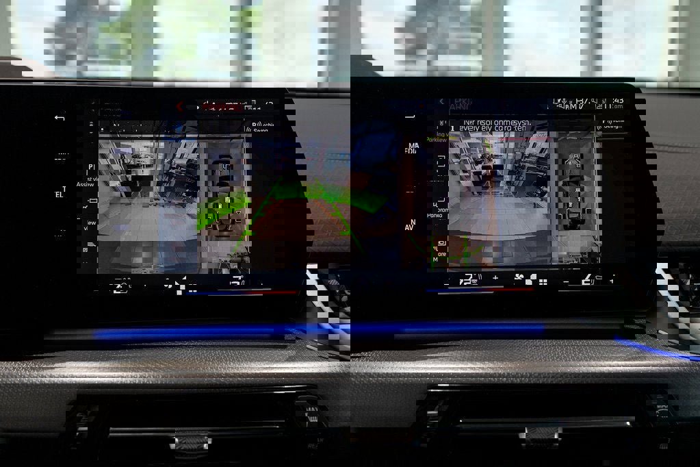 Used 2025 BMW X2 M35i w/ Premium Package image 33