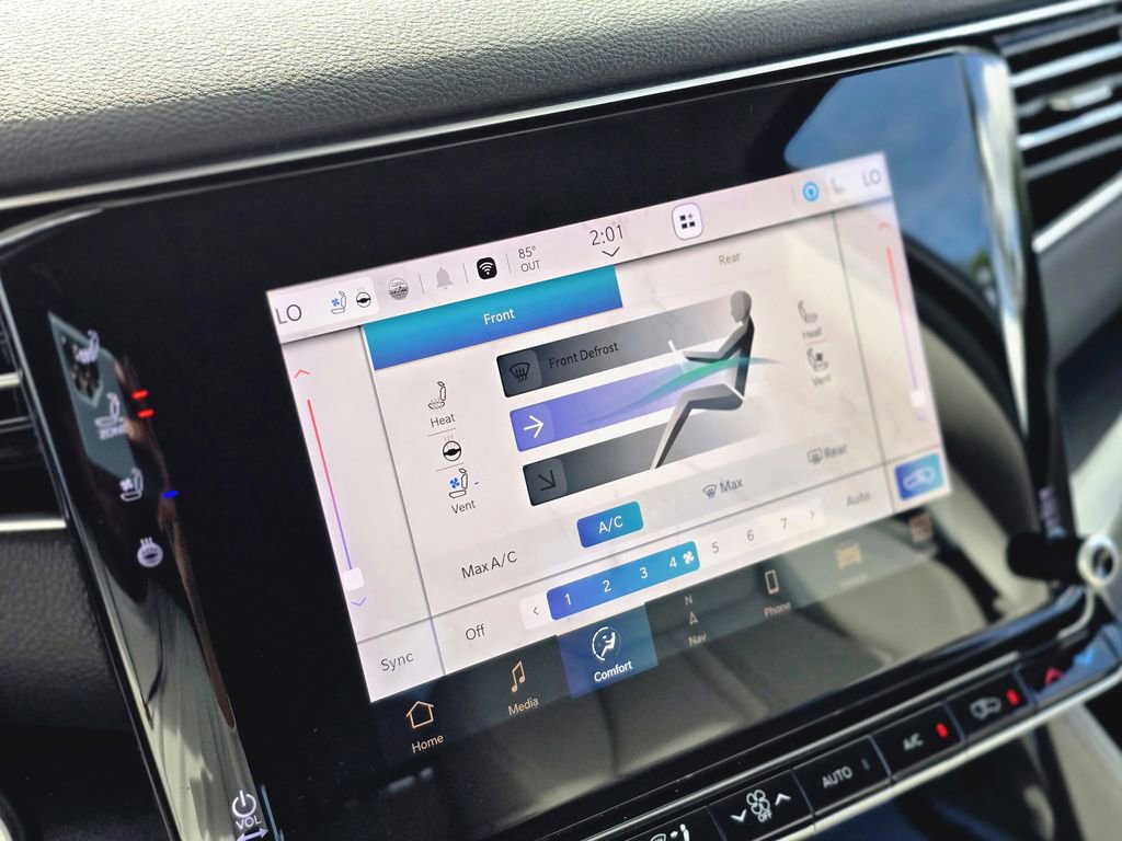 Used 2024 Jeep Wagoneer 2WD image 25