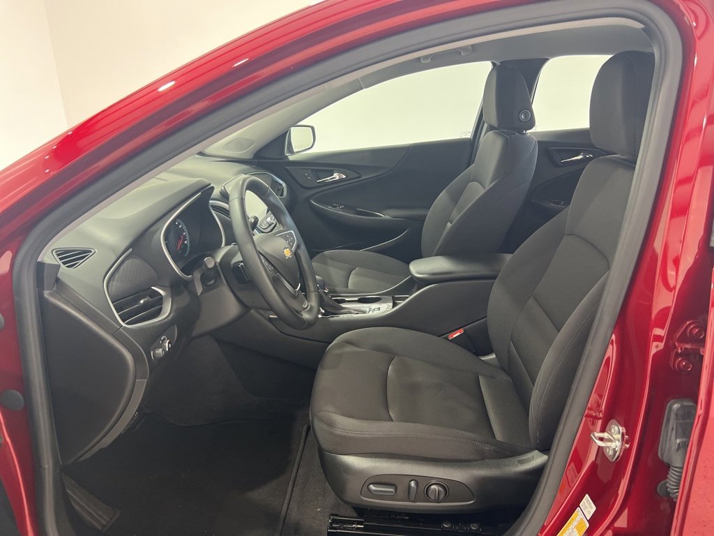 Used 2023 Chevrolet Malibu RS image 16