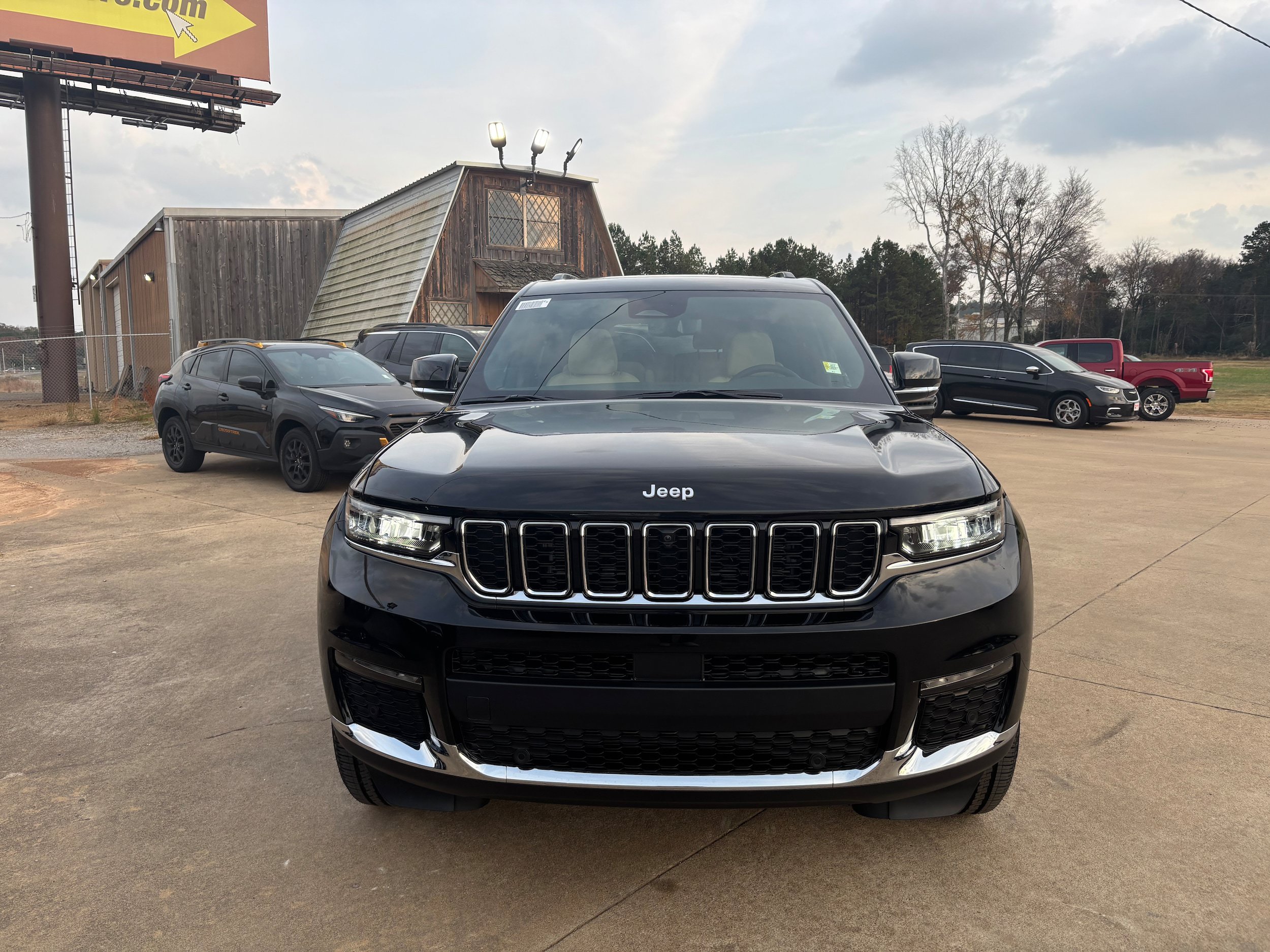 New 2025 Jeep Grand Cherokee L Limited w/ Luxury Tech Group II AWD/4WD image 2