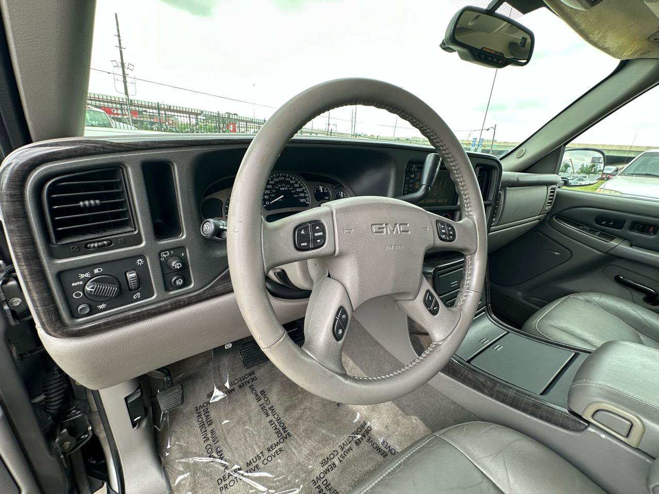 Used 2005 GMC Yukon XL Denali AWD/4WD image 41