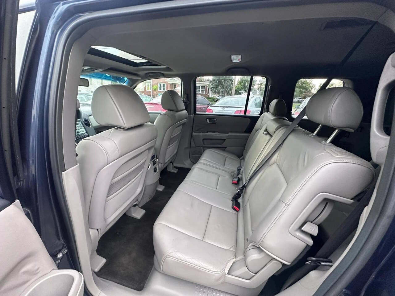 Used 2010 Honda Pilot EX-L image 11