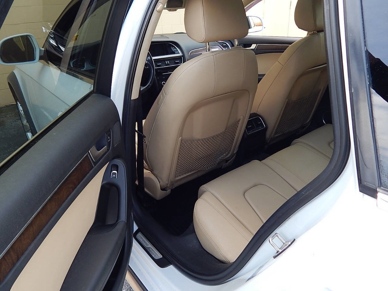 Used 2015 Audi A4 Premium Plus w/ Technology Package image 24