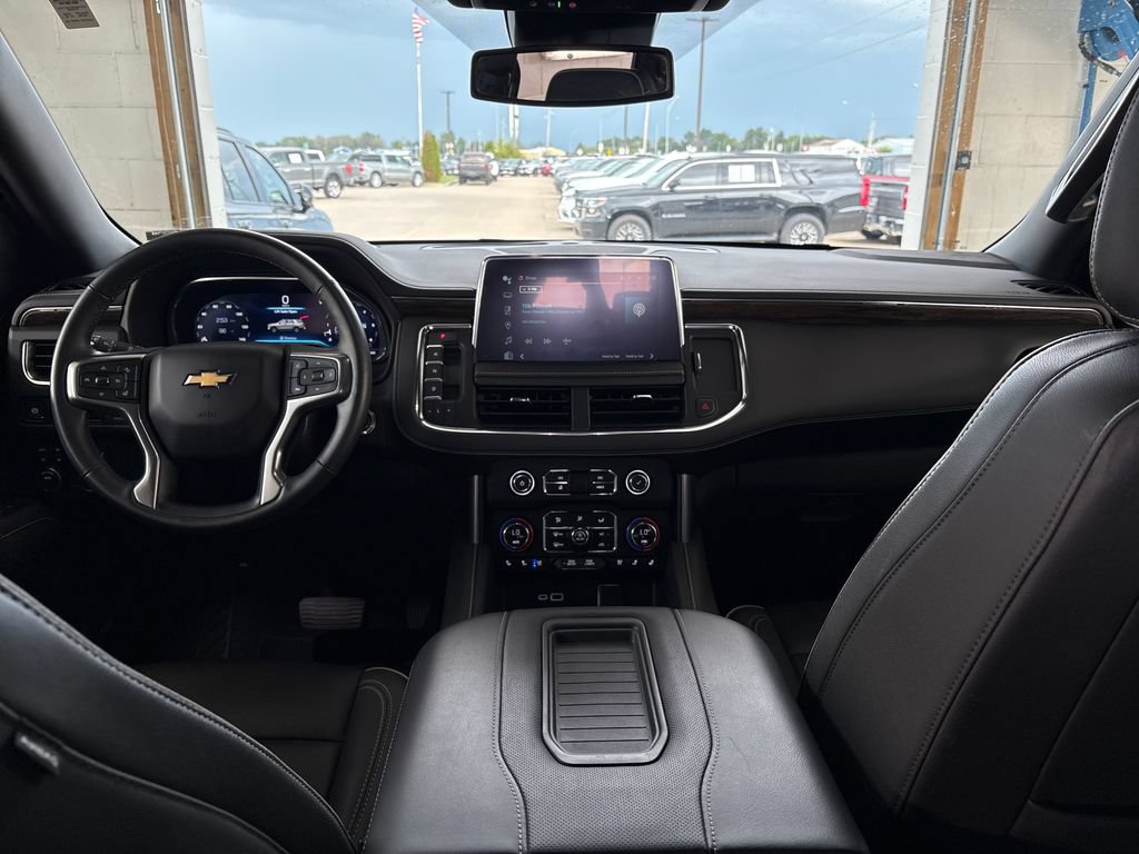 Used 2024 Chevrolet Tahoe Premier AWD/4WD image 17