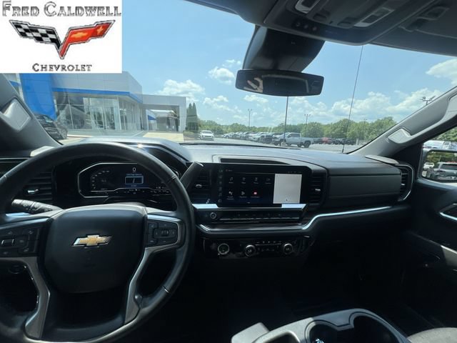 Used 2023 Chevrolet Silverado 1500 LT AWD/4WD image 10