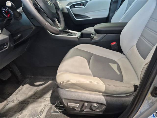 Used 2022 Toyota RAV4 XLE Premium AWD/4WD image 16